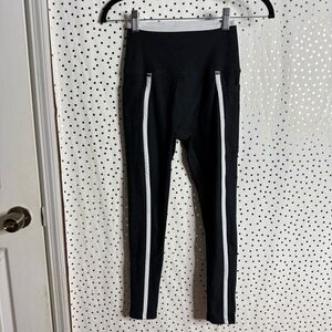 Beyond Yoga Grey Side Pocket Leggings